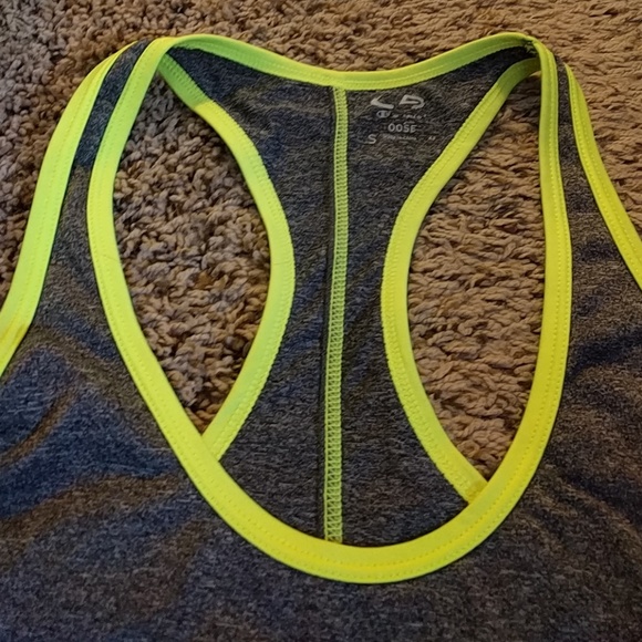 Workout tank and shorts set - Picture 2 of 4